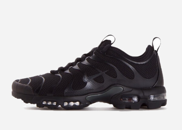 Nike Air Max Plus TN "Triple Black"